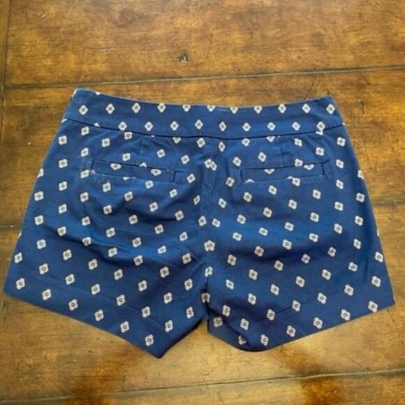 J. Crew Chino Style Short Blue with Medallion Print in Pink, yellow green Size 4 - Picture 2 of 6